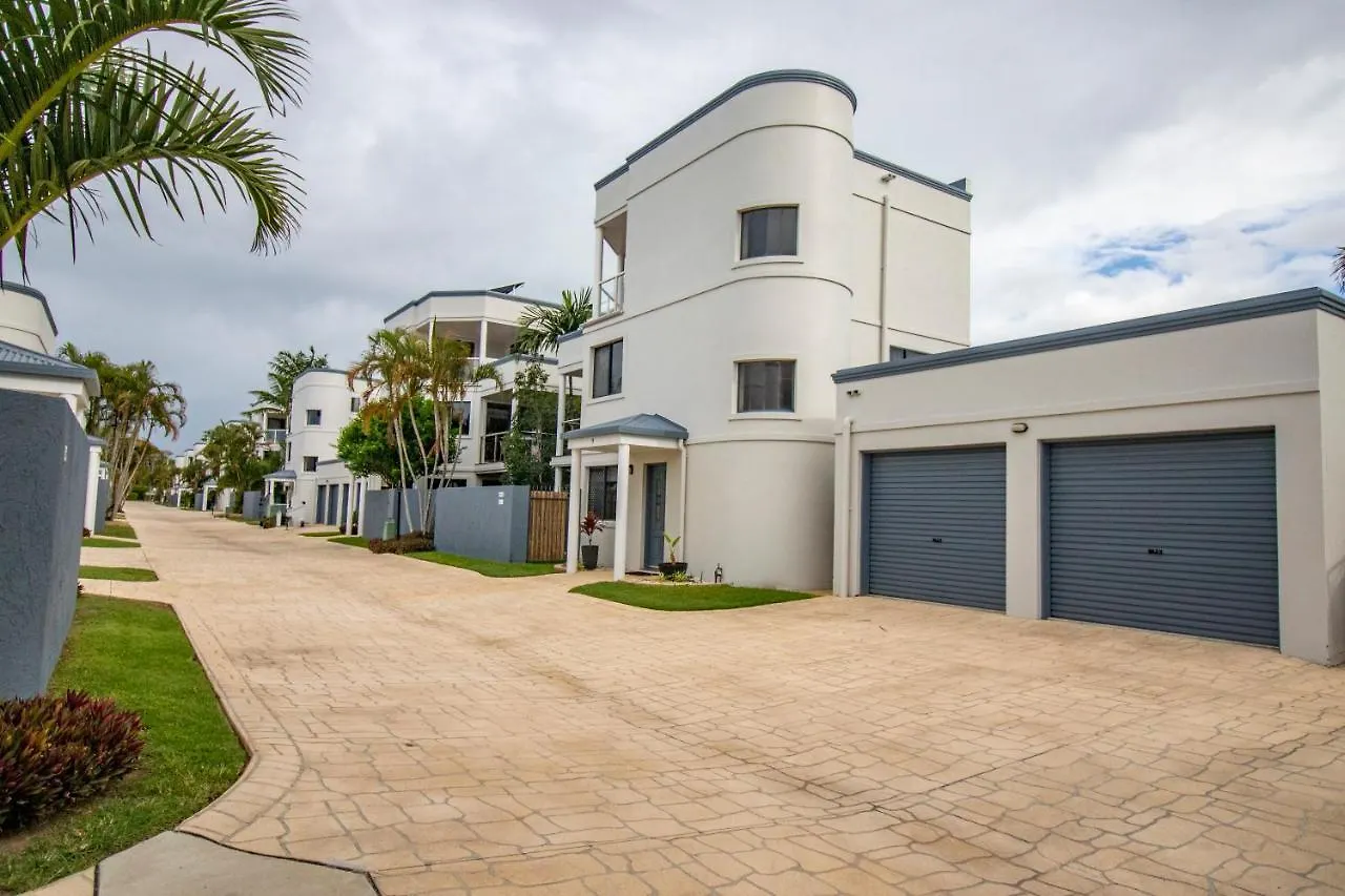 Grange Resort Hervey Bay 4*,